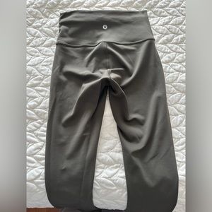 Lululemon wunder under train crop 21”